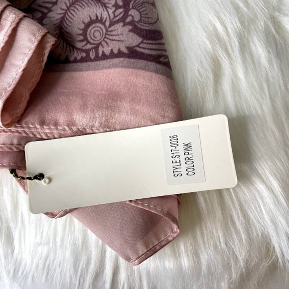 Ivy London Pink Geometrical Print Scarf - Picture 3 of 7